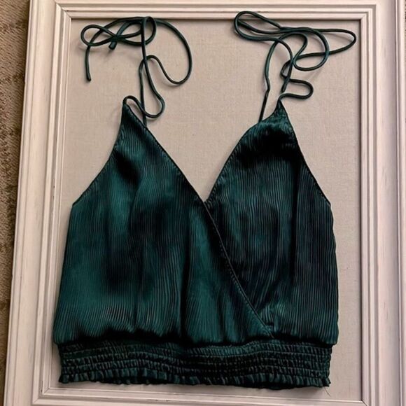 ASTR Emerald green the Astrid Top NWOT - S - Picture 5 of 13
